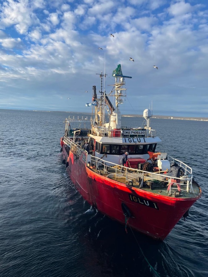 Buque Iglú I navegando en el Mar Argentino